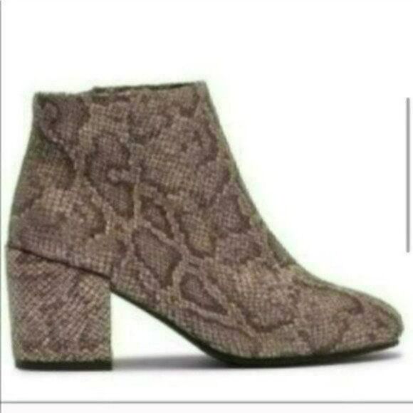 NWOB MSRP $249 gentle souls Blaise Block Heel Bootie Women's Size 6.5 - Picture 9 of 10